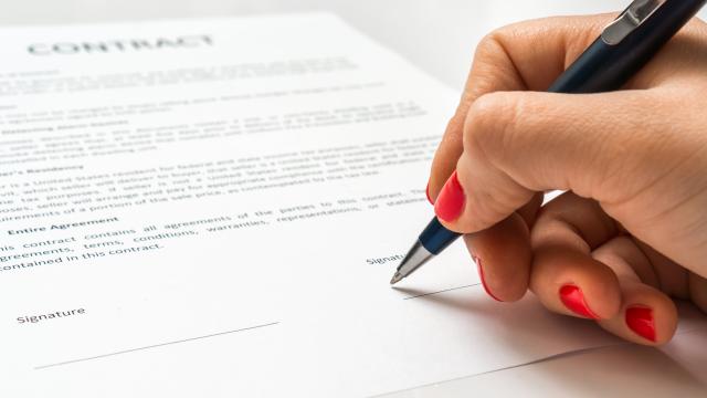 hero - hand signing document